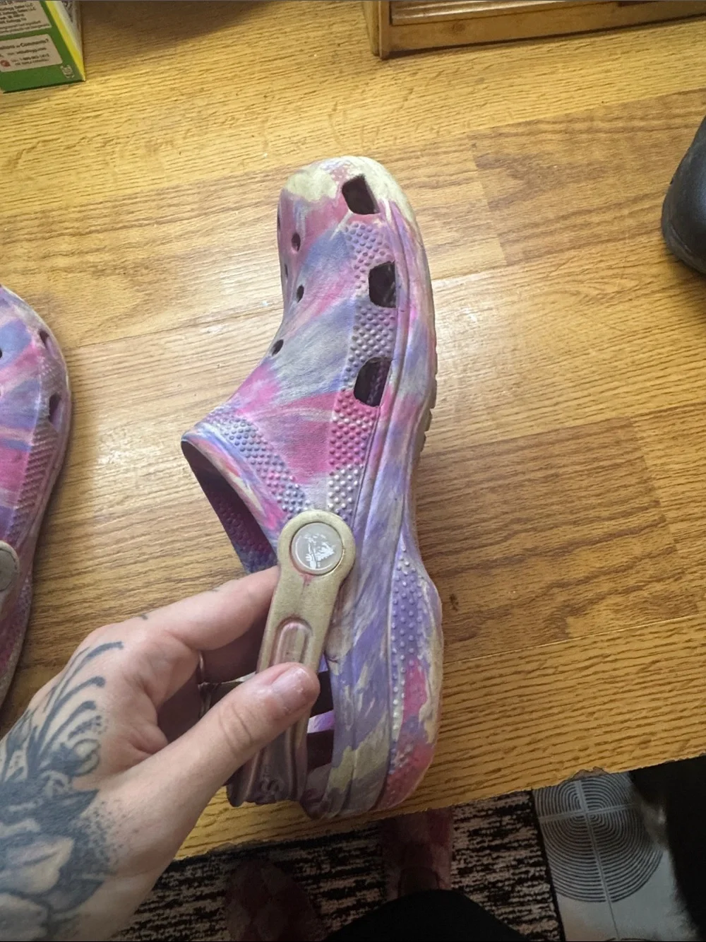 CROCS easy tie design
